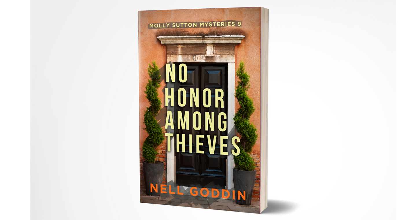 No Honor Among Thieves (Molly Sutton Mysteries 9)