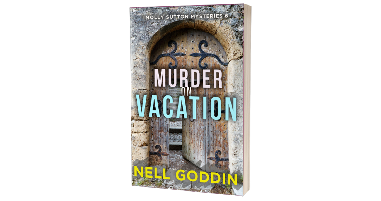 Murder on Vacation (Molly Sutton Mysteries 6)