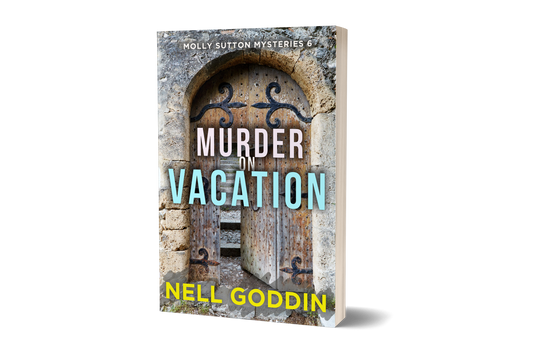 Murder on Vacation (Molly Sutton Mysteries 6): Paperback